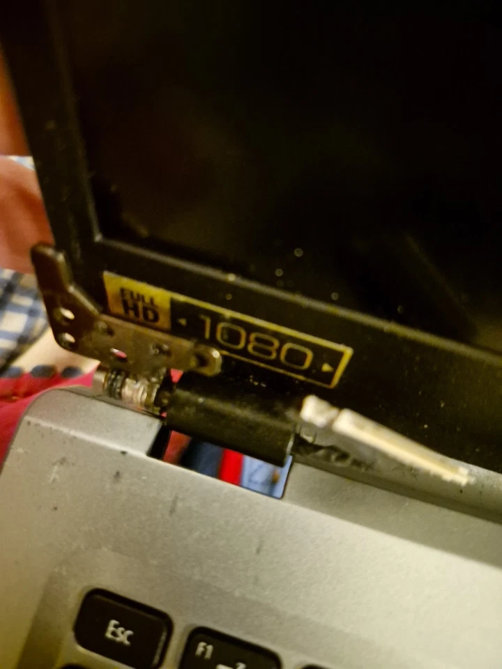 Acer Asp Aspire 1 N20C5 15.6" Laptop | Hinge Damage | For Parts or Repair USA - Image 3 of 4