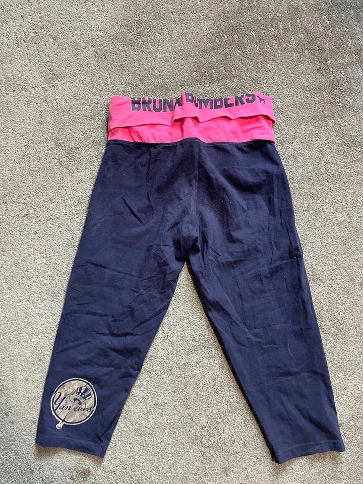 Pantalones cortos de yoga Victoria's Secret rosa MLB con logotipo de los Yankees de Nueva York M azules Foto 2 de 4