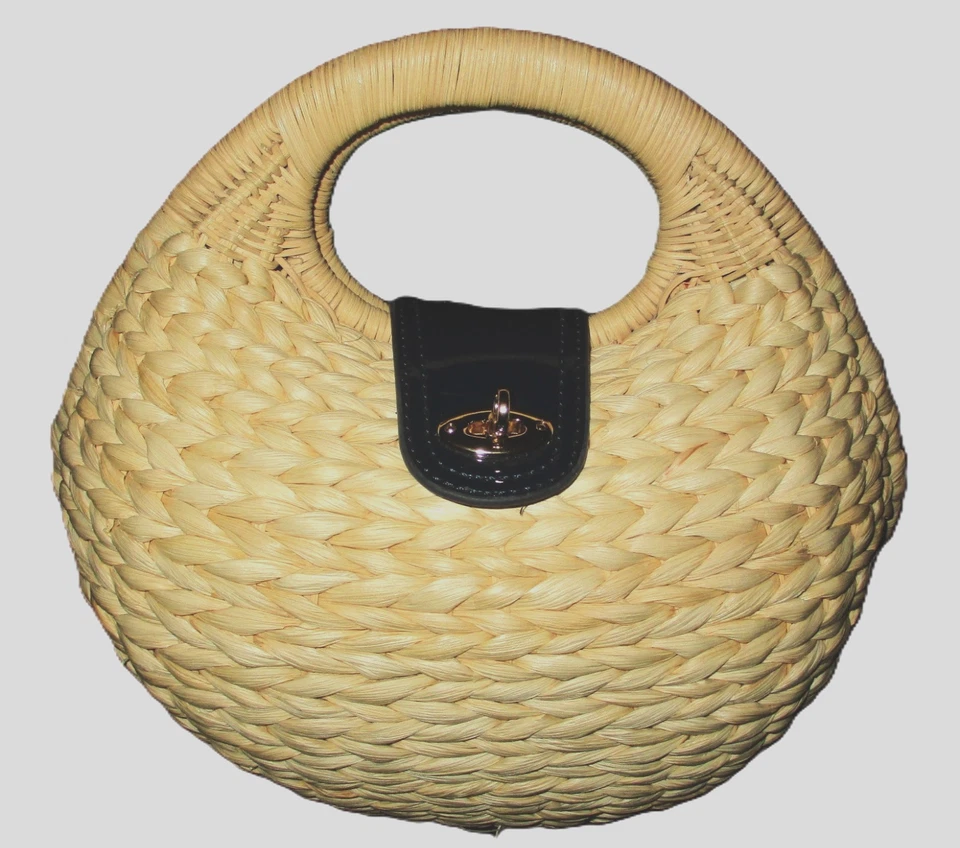 CHIC WOVEN STRAW CRESCENT HANDBAG WITH TURNLOCK, BOHO, NICE! - Image 2 of 4