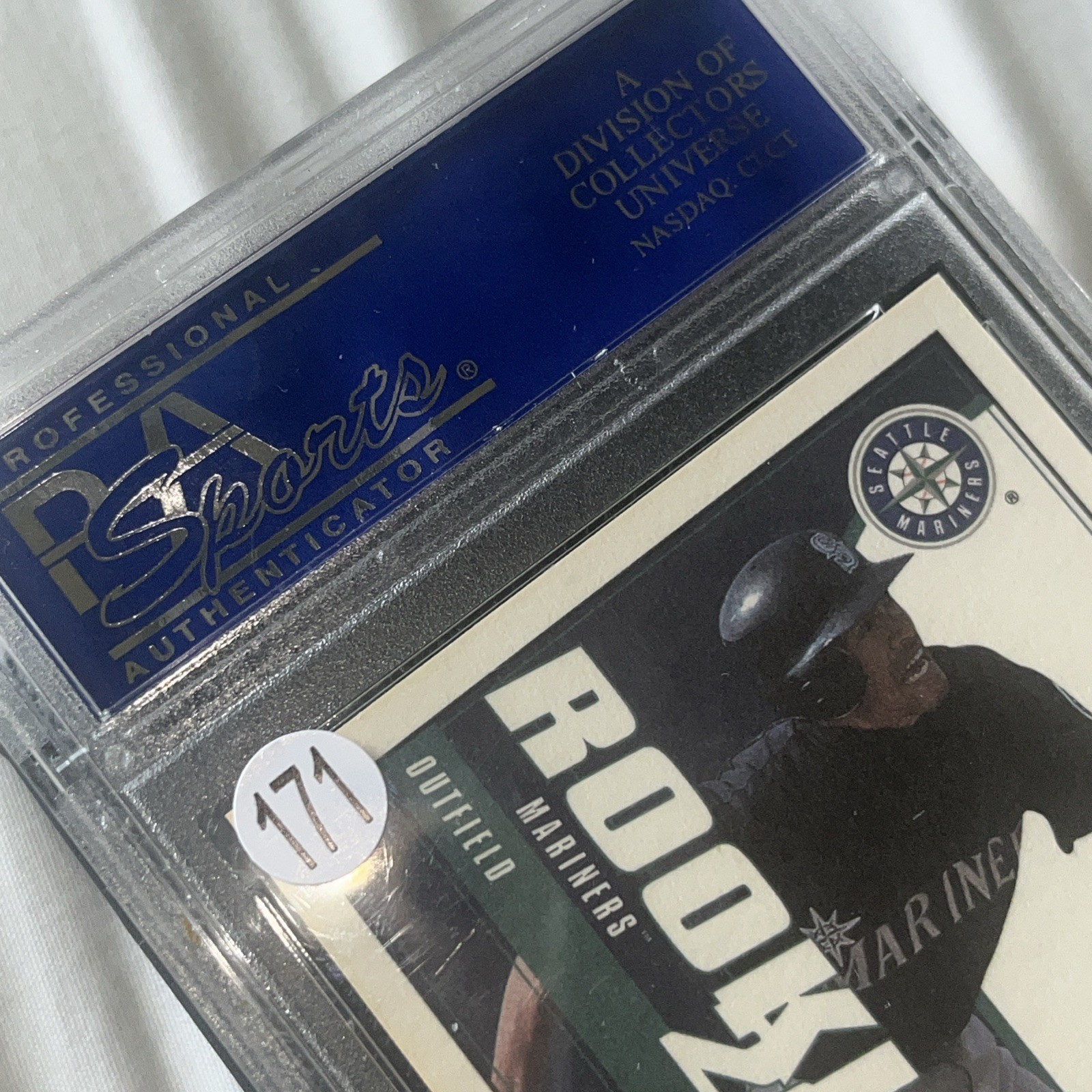 2001 Upper Deck Victory Ichiro Suzuki Rookie #564 PSA 10 Seattle Mariners view 7