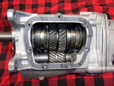 M21 MUNCIE 4 SPEED 2.20  CLOSE RATIO 325 CASE  REBUILT  10 X 27  OVER COUNTER