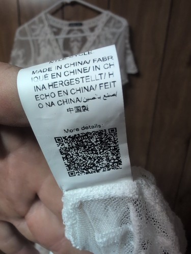 Shein kurzärmliges Spitzenkleid mit Blumenmuster und tiefem Ausschnitt - Bild 7 von 7