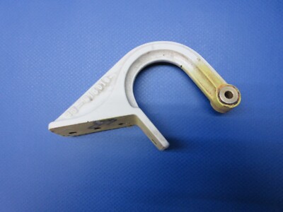 Beech 58 Baron Aft INBD RH Main Gear Door Hinge P/N 35-815016-3 (0325-1472)