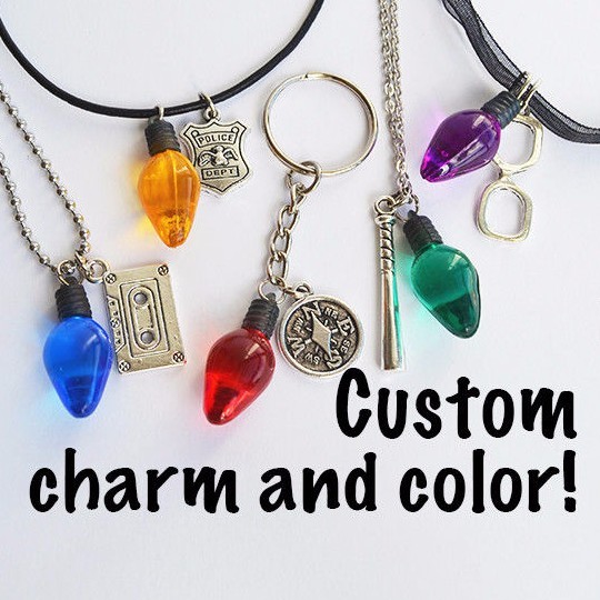 Stranger Things 限定コラボ　クリスマスライト　キーホルダー Stranger Things 限定コラボ クリスマスライト キーホルダー