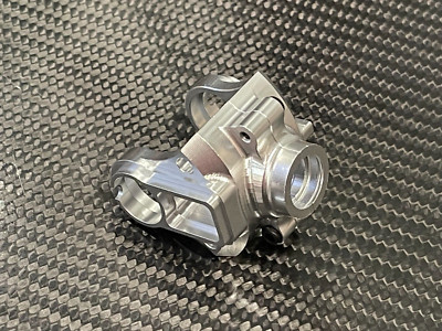 Aluminum differential Diff Yoke Arrma Typhon 3S BLX 4x4 Silver