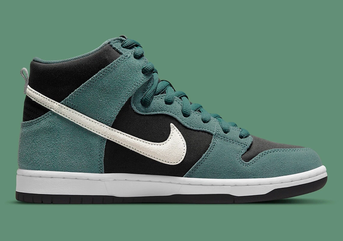 Nike SB Dunk High