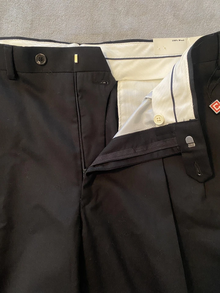 Nuevo con etiquetas Pantalones de vestir Chaps para hombre 36x29 negros de lana plisados con puños para eventos oficina comercial Foto 4 de 4