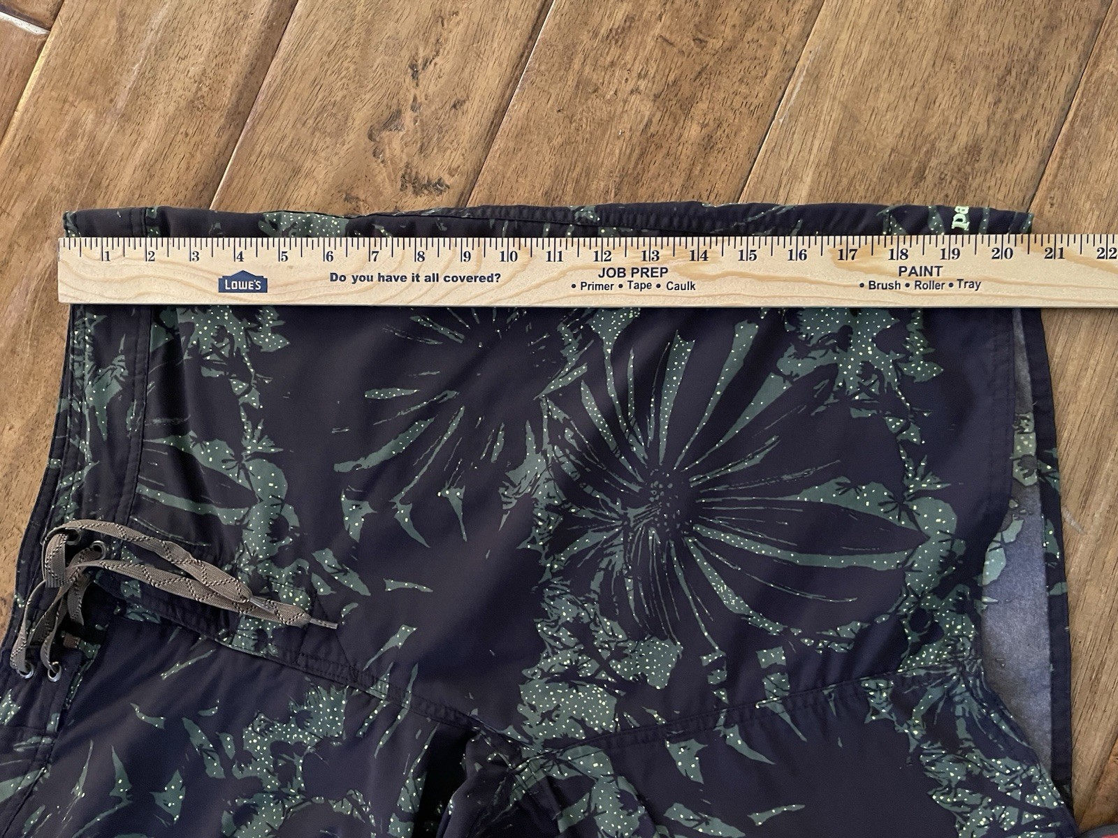 Patagonia Men's Board Shorts - Size 34 thumbnail 6