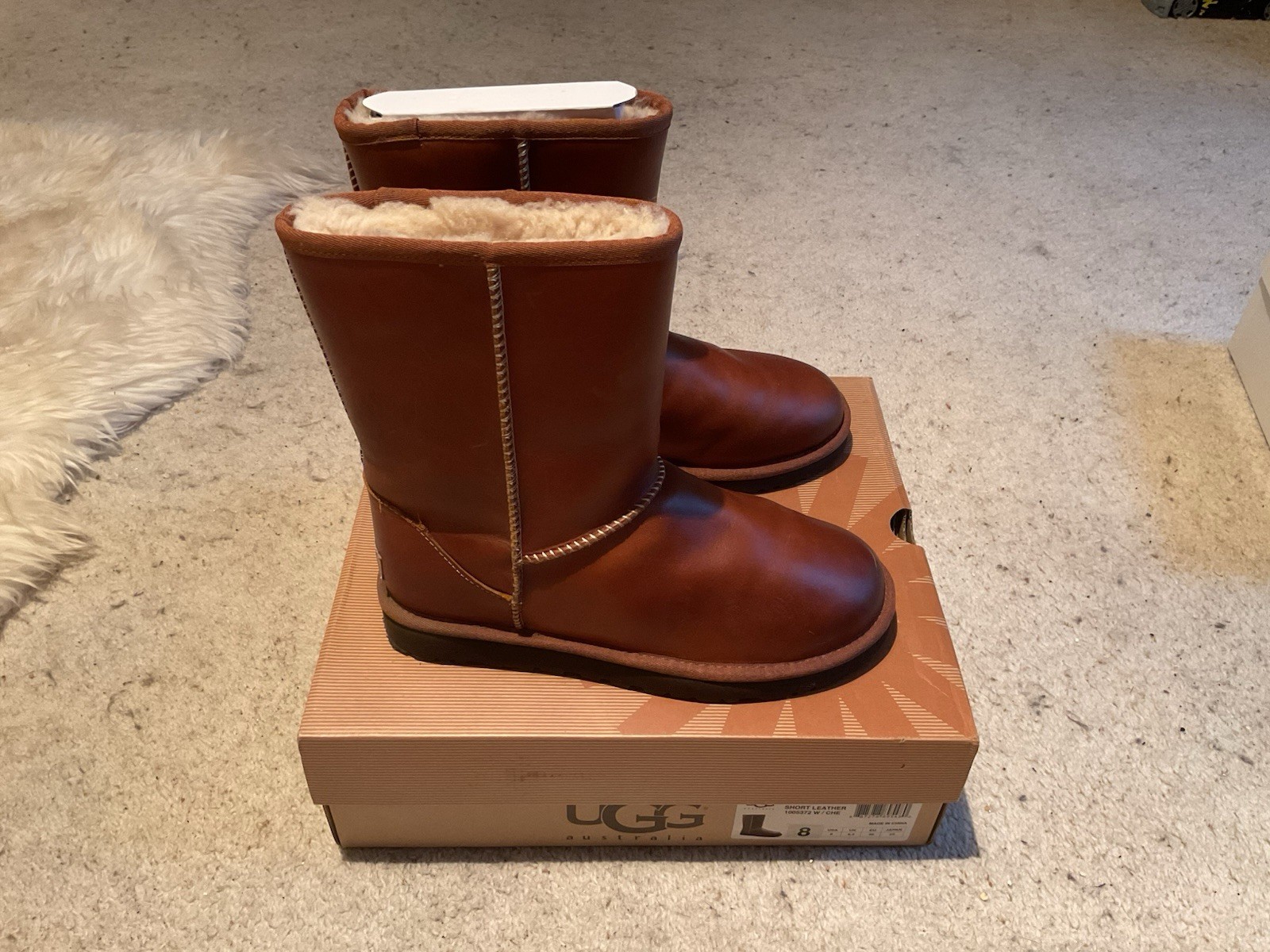 UGG W Classic 1005372 Chestnut Short Leather Boots UK 6 1/2 EU 39 RRP £185 image 2