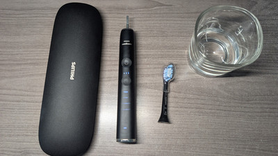 Philips Sonicare DiamondClean Smart 9300 Electric Toothbrush HX9903B USED