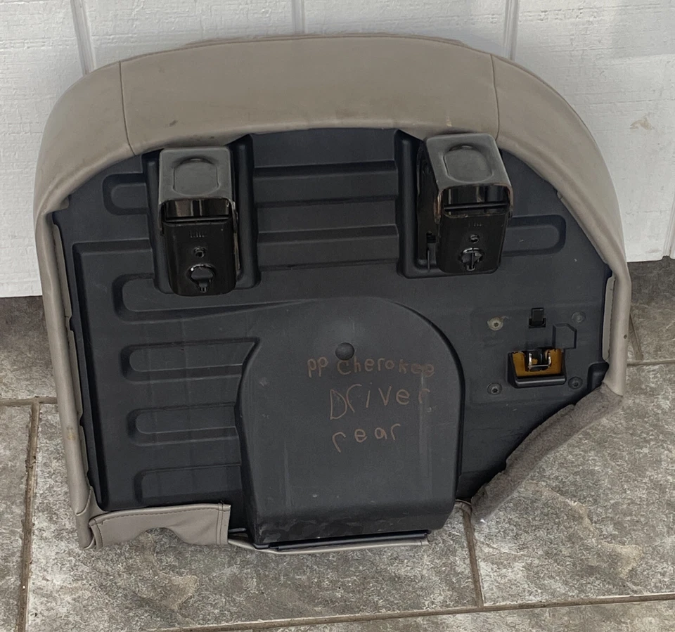 ASIENTO TRASERO INFERIOR LADO DEL CONDUCTOR JEEP GRAND CHEROKEE WJ 99 00 01 02 03 04 Foto 2 de 2