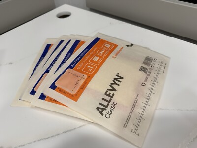 EXPIRED Allevyn Classic Adhesive Bandage 12.5x12.5 cm / 5x5 Inch 66020044 5 Pack