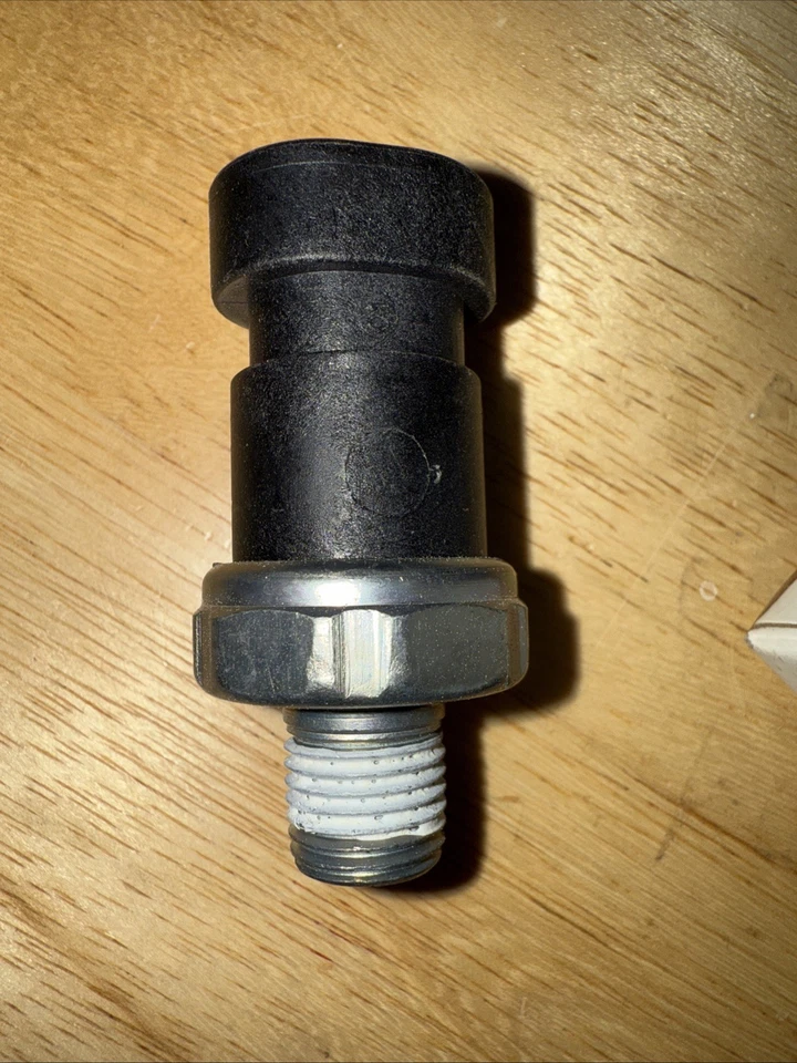 Interruptor de corte de presión de aceite y bomba de combustible del motor ACDelco D1843 GM 25037205 1986-98 Foto 3 de 4
