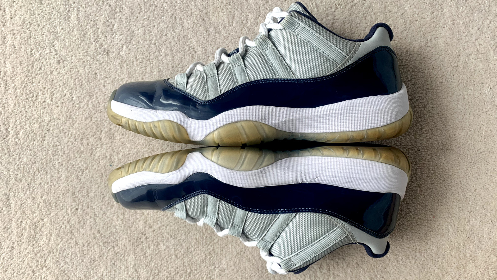 Georgetown very Rare, Sold out Nike Jordan 11 low uk 8.5