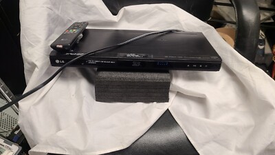 LG BD670 3D Blu-Ray Player With Remote