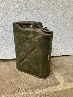 US Jerry Fuel Can Vintage Used but in Full Working Condition Radio Steel