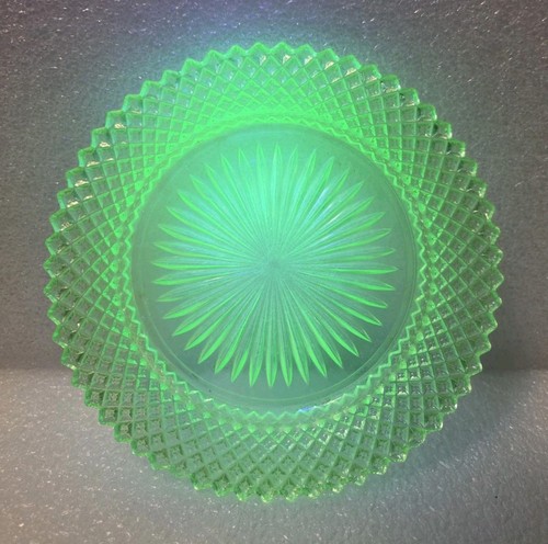Westmoreland English Hobnail Uranium Vaseline Green Flared Luncheon Plate 7”