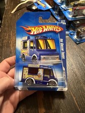 2008 Hot Wheels Walmart w/Redline #113 HW City Works 7/10 ICE CREAM TRUCK Purple