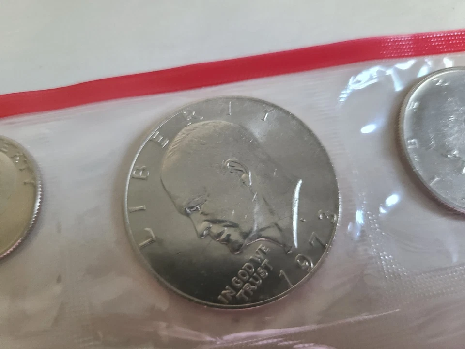 U.S. Mint 13-Coin Uncirculated Set 1973 - Denver & Philadelphia Mints + 1c S Min - Image 4 of 4