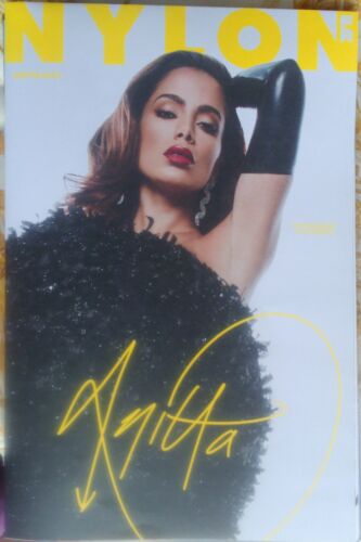 Anitta cover Nylon magazine 2022 articles and poster special issue 16 pages - Photo 1 sur 1