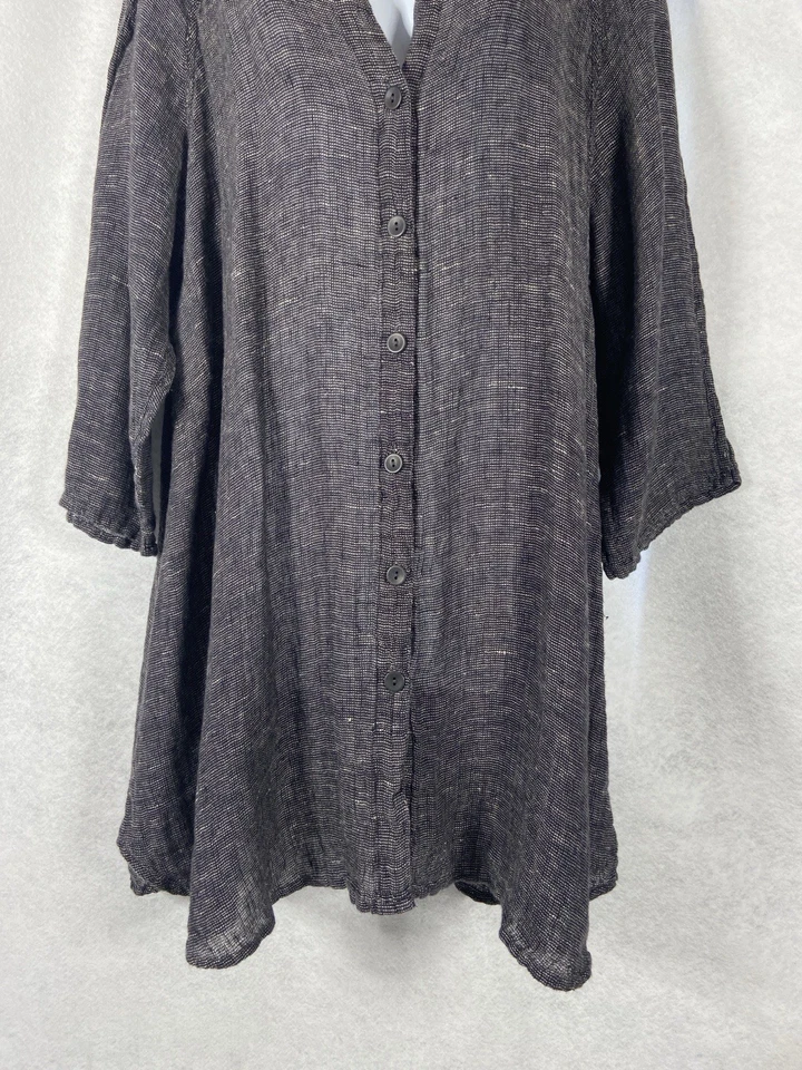 Top de lino para mujer túnica gris medio abotonada cuello redondo 100 % lino manga larga Foto 3 de 4