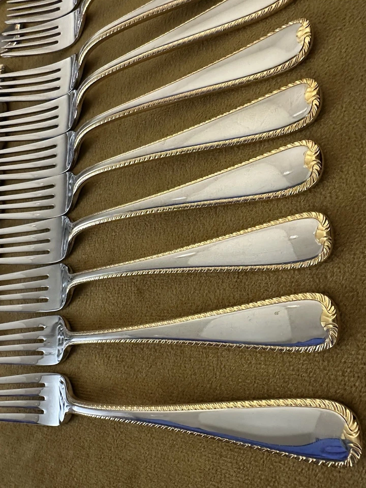 Servicio Gorham Gold Ribbon Edge para 8 (menos 1 tenedor de ensalada + juego de cubiertos para servir Foto 2 de 4