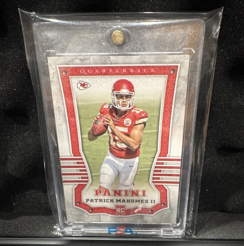 Panini 2017 Rookies Patrick Mahomes II Rookie RC #104 Kansas City Chiefs PSA