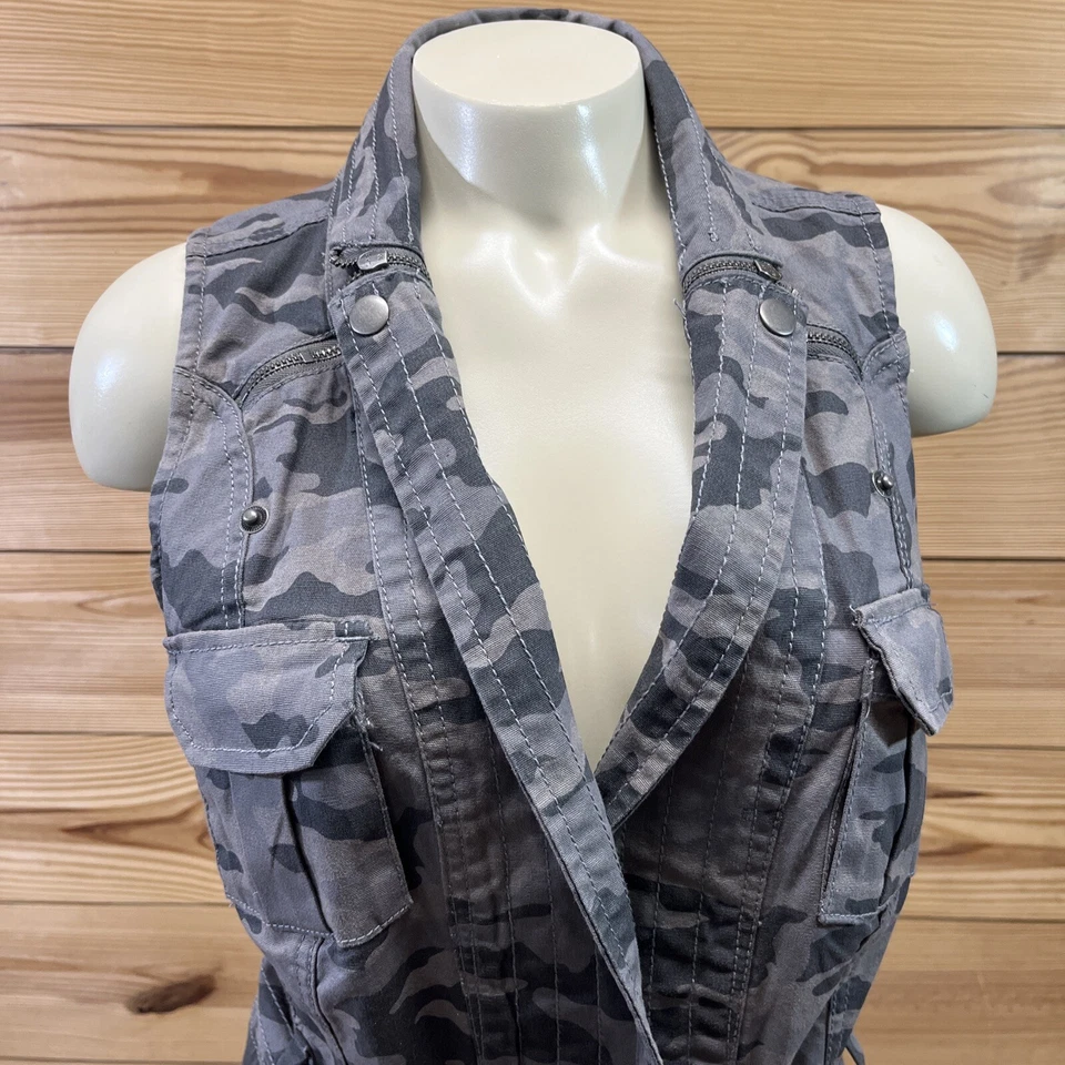 GILI Camouflage Vest 6 Printed Belted Zip Neck Stretch Sleeveless Green B159 - Image 2 of 4