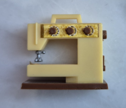 Lundby Bügeltisch und Nähmaschine RAR Puppenstube Puppenhaus 1:18 dollhouse - Bild 6 von 6