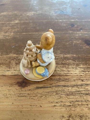 THE FRANKLIN MINT PORCELAIN BEAR HOTEL TEDDINGTON EMILY FURDINAND BROWN - Picture 3 of 6