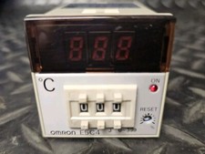 Omron E5C4-R40J Analog Celsius Temperature Controller 110/120 VAC
