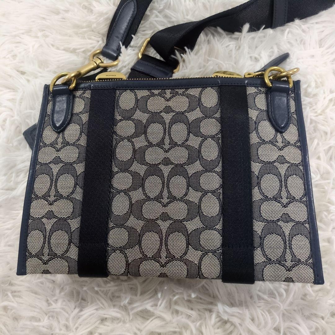 Excellent Condition COACH Multi Function Crossbod… - image 5