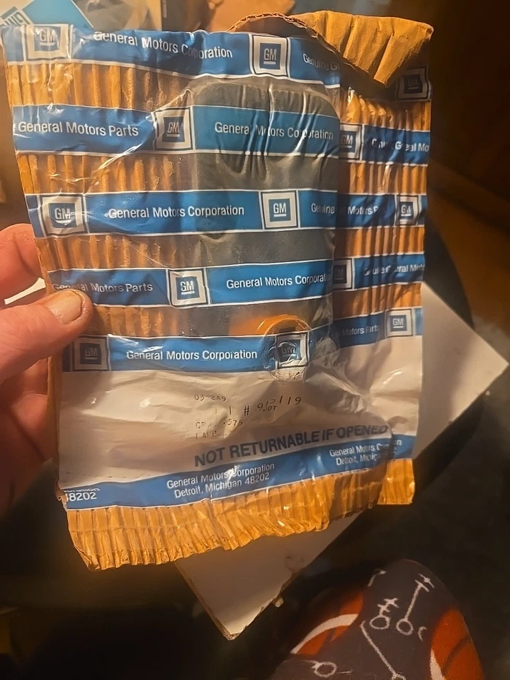 Conjunto de luz indicadora lateral traseira vermelha Chevrolet C10 Blazer GMC Jimmy NOS 1968-72 - Imagem 3 de 4