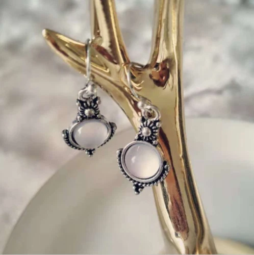 Ohrstecker mit Regenbogen Mondstein - Bild 3 von 4