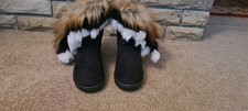 Women's Snow Boots Size 6 / 39  Faux Fur / Fur insole black Boots