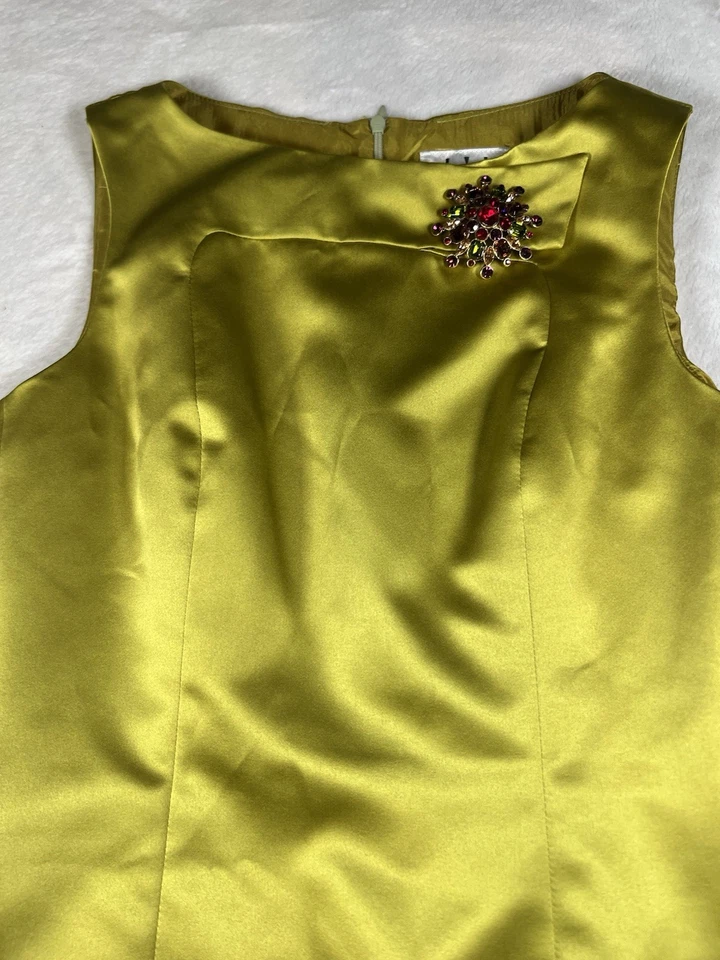 Vestido de cóctel Chartreuse de seda talla 4 con broche Foto 3 de 4
