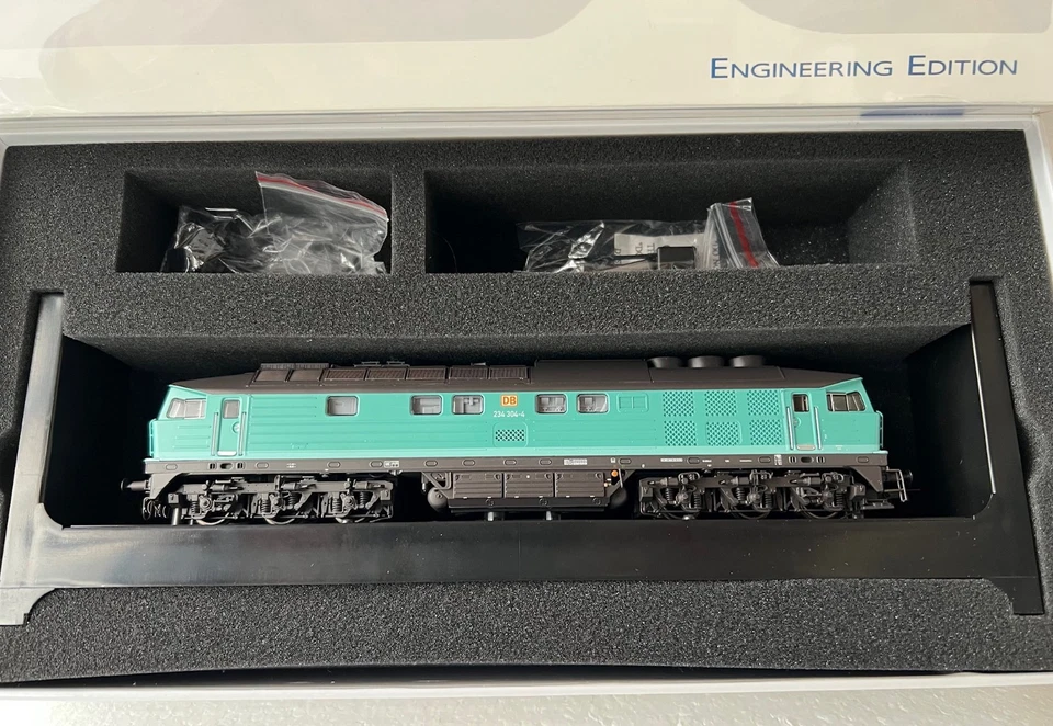 ESU 31165 , BR 234, Minttürkis, digital mit Sound, Rauch - "Ludmilla" - Bild 2 von 4