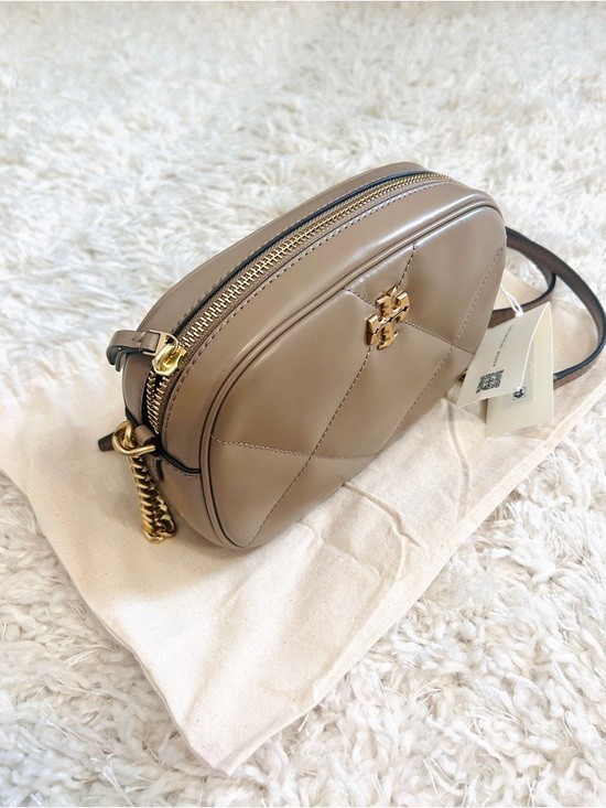 NWT🥨Tory Burch Kira Diamond Quilt Camera Bag Taupe Oak Crossbody