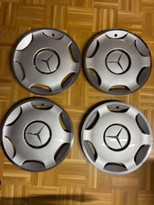 MERCEDES BENZ W124 4x Radkappen 15 Zoll 1244011424 neuwertig MERCEDES BENZ W124 4x Radkappen 15 Zoll 1244011424 neuwertig