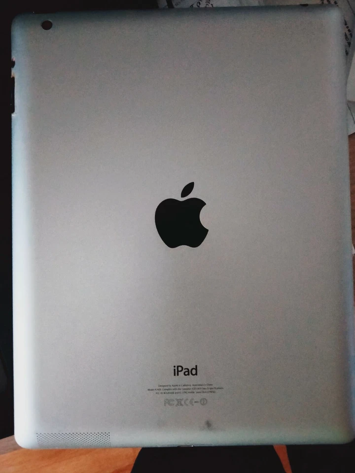 Apple iPad 1.ª Generación 7,9" 16GB Wi-Fi Tablet - Negro - Imagen 2 de 2