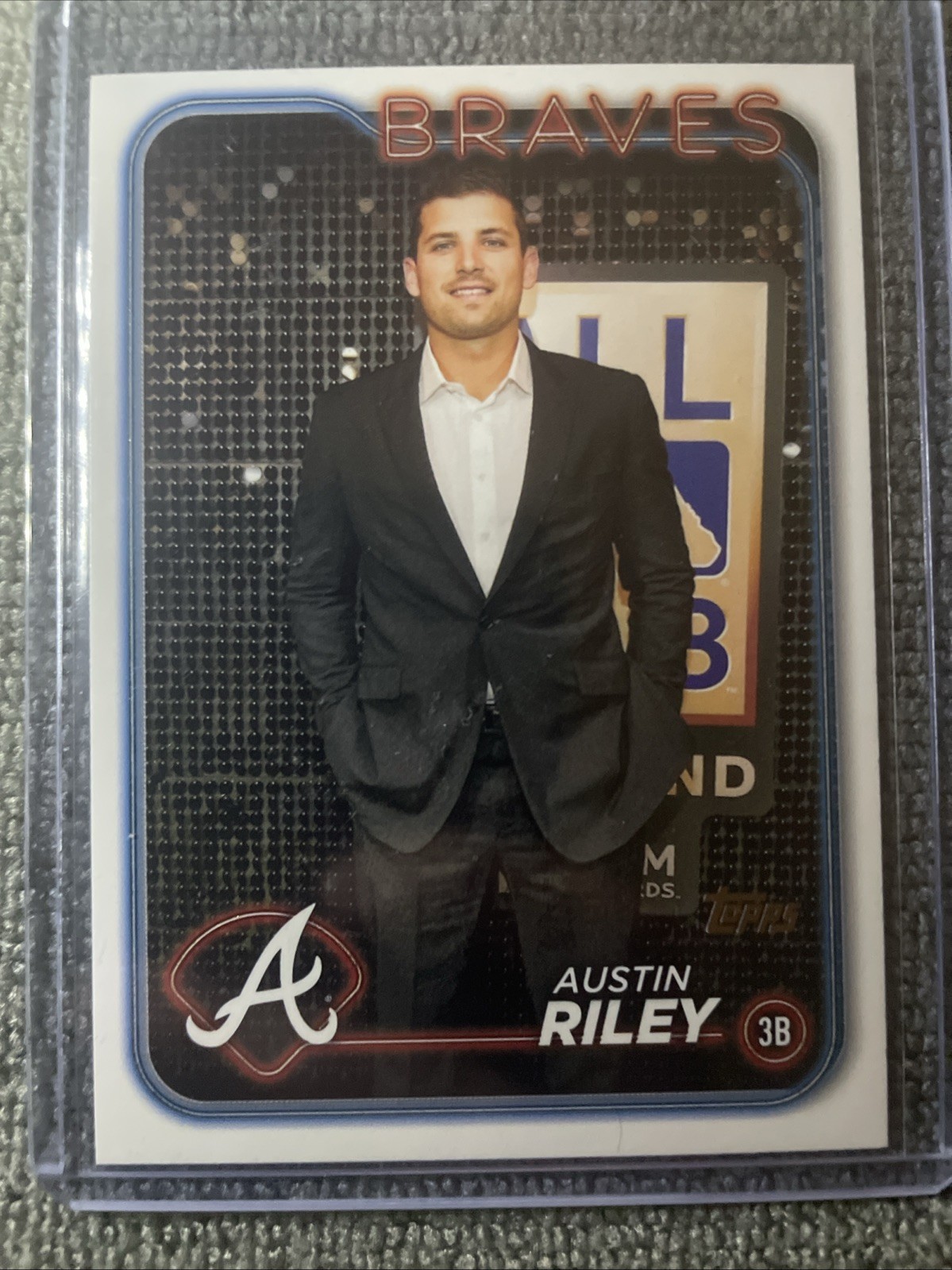 2024 TOPPS Series 2 Austin Riley Golden Mirror #595 Atlanta Braves