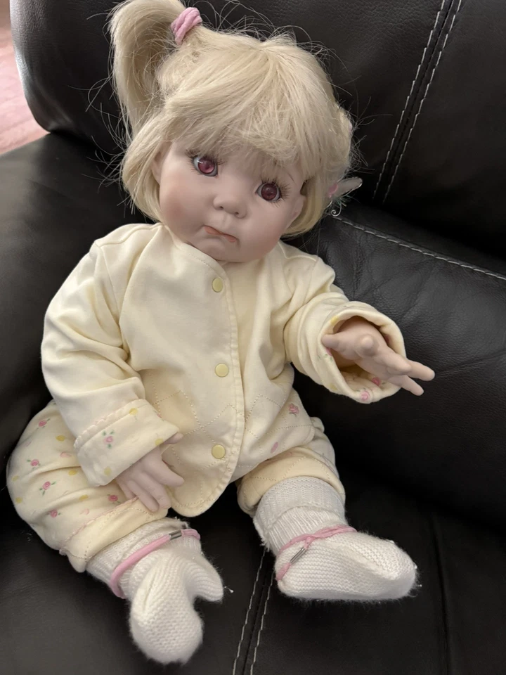 Muñeca de porcelana firmada por Linda M Rick 2002 290/1000 porcelana maciza, leer Foto 4 de 4