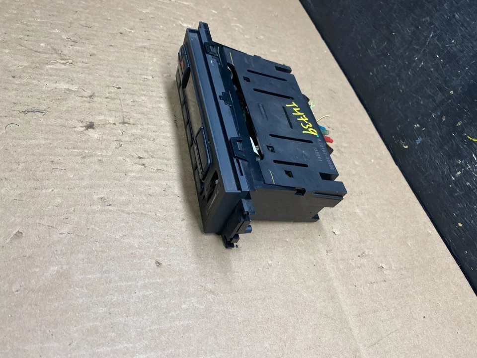 2003 to 2011 Ford Crown Victoria Marquis A/C Heater Climate Control t4739 DG - Image 3 of 4