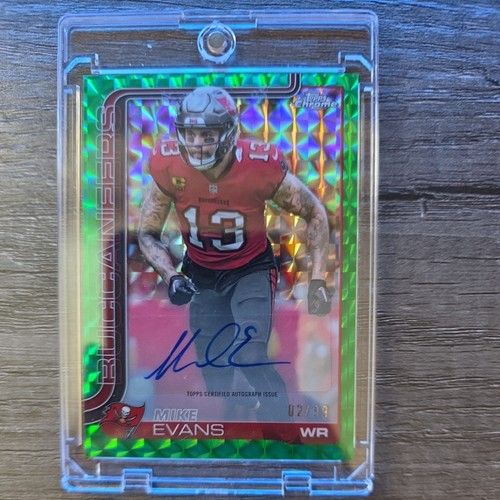 Mike Evans 2025 Topps Chrome #BA-ME Green Geometric Refractor Auto /99