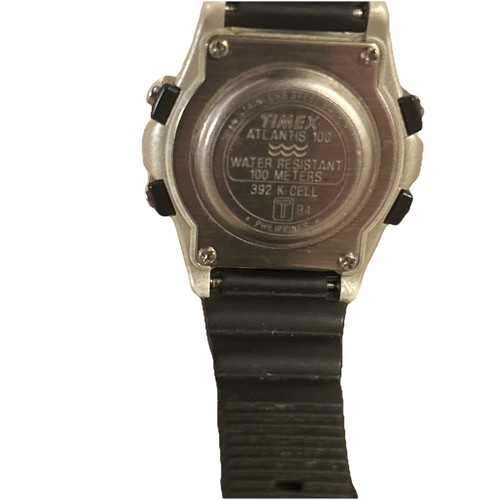 Vintage Timex Atlantis 100 Digital Alarm/Chrono Men's Watch 100m Resistant - Picture 3 of 4
