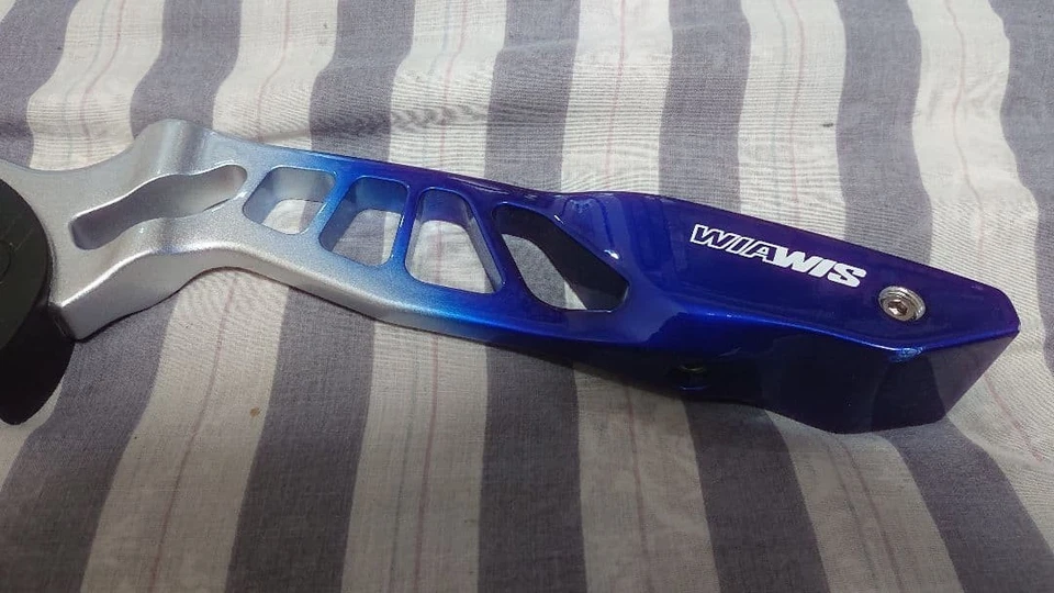 WIN & WIN Right WIAWIS NEW WINEX 25inch Blue Silver Archery Handle Recurve Bow - Image 4 of 4