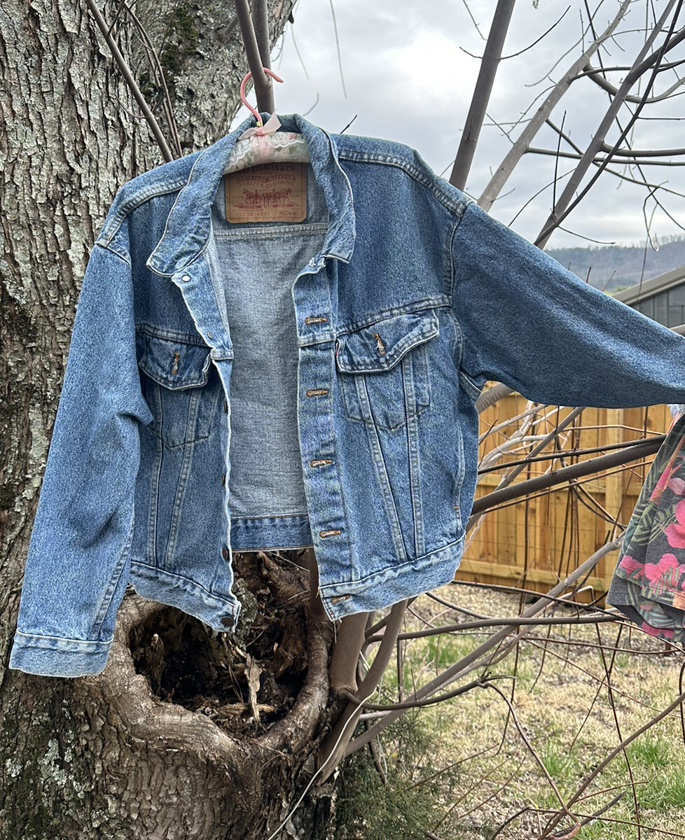 Vintage Levi Strauss Denim Jean Trucker Jacket 70598-4891 Vintage Levi Strauss Denim Jean Trucker Jacket 70598-4891