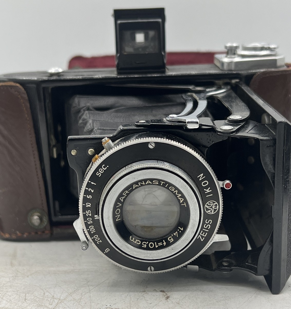 Zeiss Ikon iKonta 521/2 Camera with leather case Good Condition