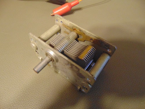 Vintage variable air capacitor 10.6 to 372.6 pf - Imagen 2 de 7