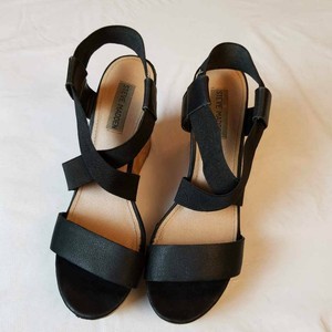 steve madden black elastic sandals